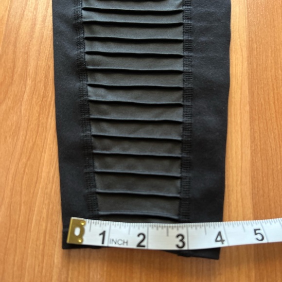 Alo Yoga High-Waist Moto Leggings Black Size Medium - Picture 8 of 13